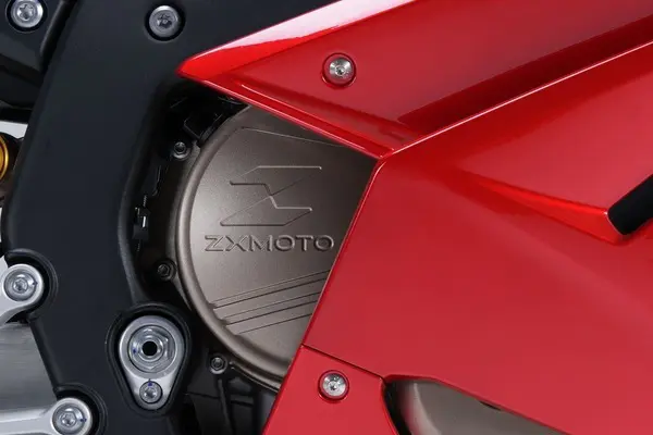 TRIPLE-CYLINDER FLAGSHIP ENGINE
